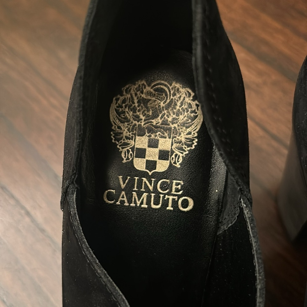 Vince Camuto Women’s Red bottom Heels Pre owned, Size 8 1/2 - Picture 3 of 13